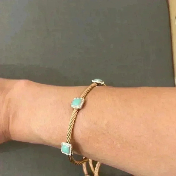 Turquoise, copper and cubic zirconia magnetic closure, bracelets. - Picture 2 of 5